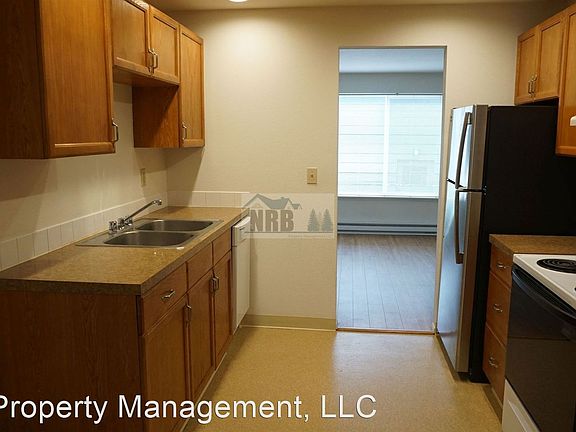 3rd image of 212 N J St APT 1