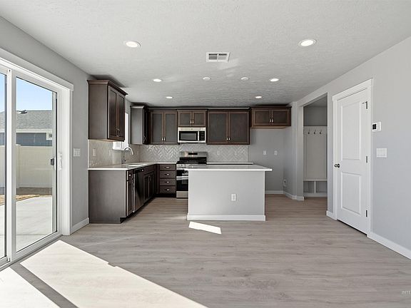 5th image of 10104 Longtail Dr