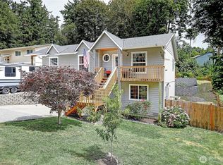 1655 Vine Maple Ln, Camano Island, WA 98282