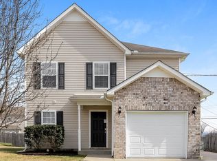 300 Sarna Dr, La Vergne, TN 37086