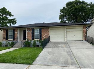 645 Oakwood Dr, Terrytown, LA 70056