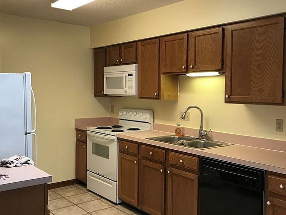 4th image of 1836 Yukon Ct N