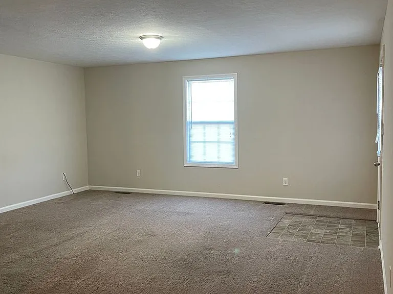 343 Upper Stone Ave #C — Photo 3