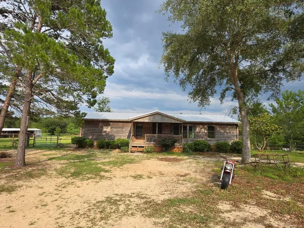 2407 Pinewood Dr, Chipley, FL 32428