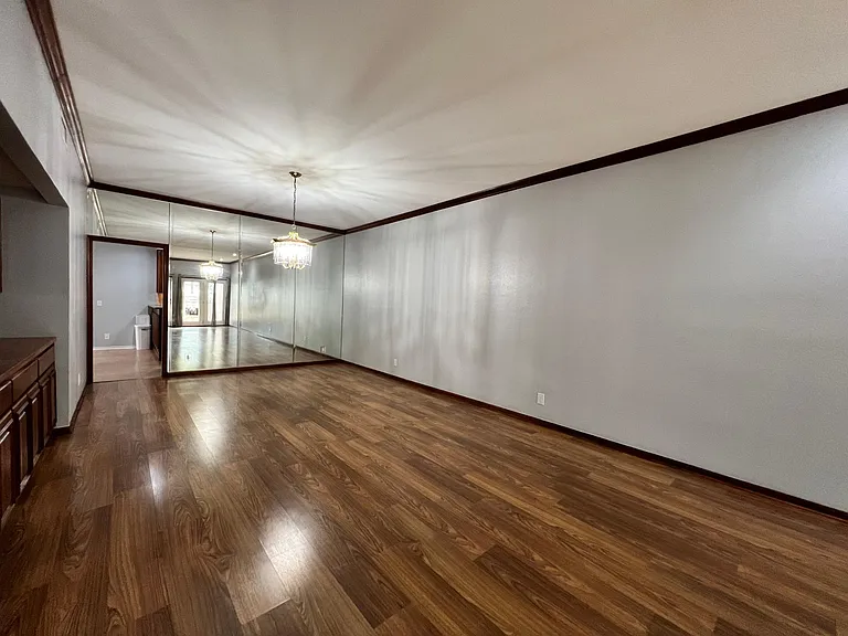 8000 Donore Pl #5 — Photo 29