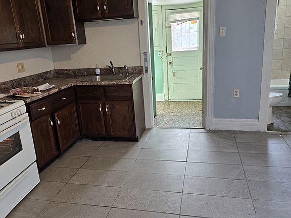 4th image of 540 W Canedy St