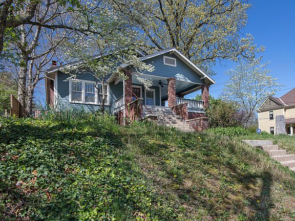 3rd image of 166 Flint St