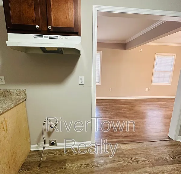 1223 Inman Cv — Photo 3