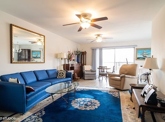 3rd image of 6800 N California Ave APT 3A