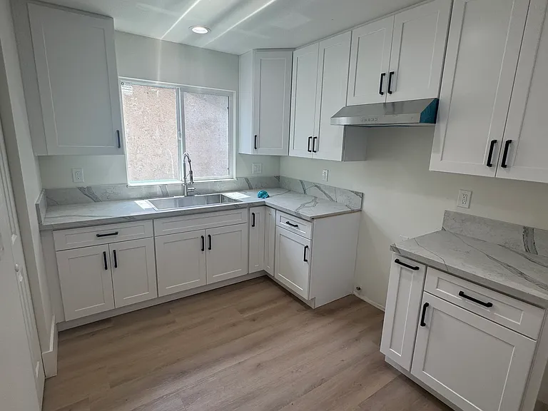 8847 1/2 Isora St #1/2 — Photo 2