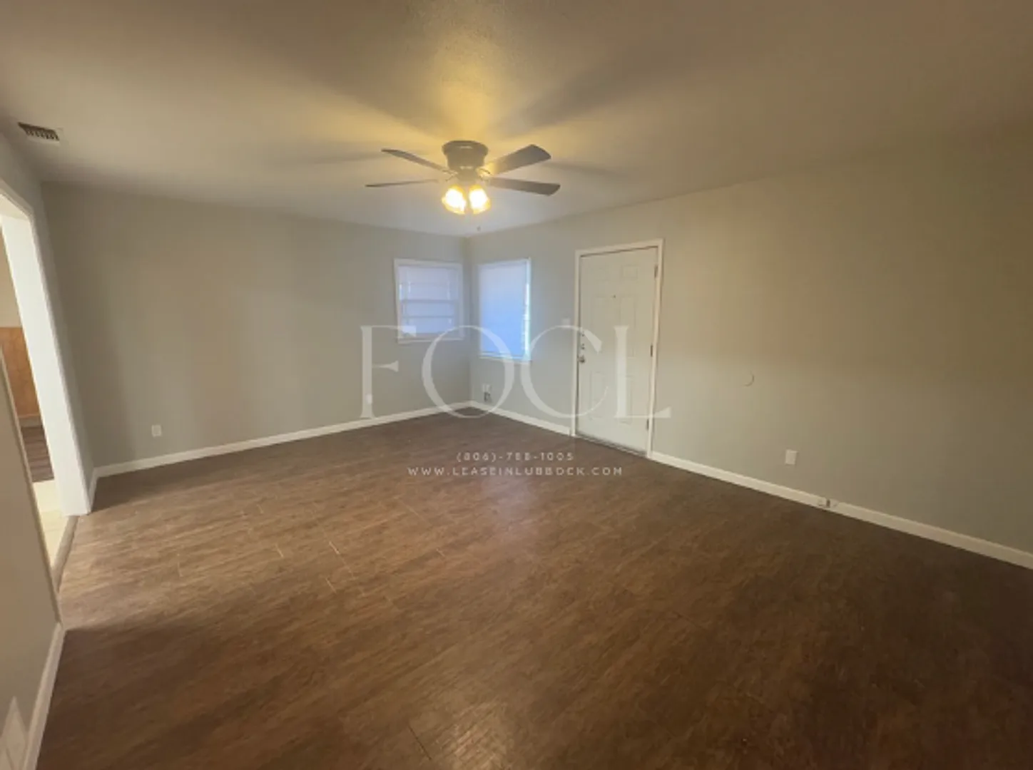 Large 3/2 with 2 living areas — Photo 3