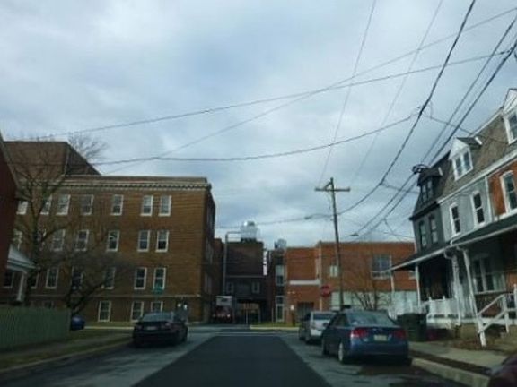 Exterior Neighborhood (street photo)