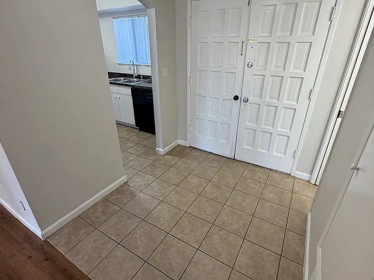 The Franciscan Apartments — Photo 25