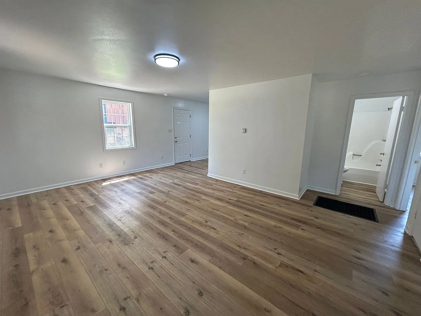271 N. Bradford — Photo 2