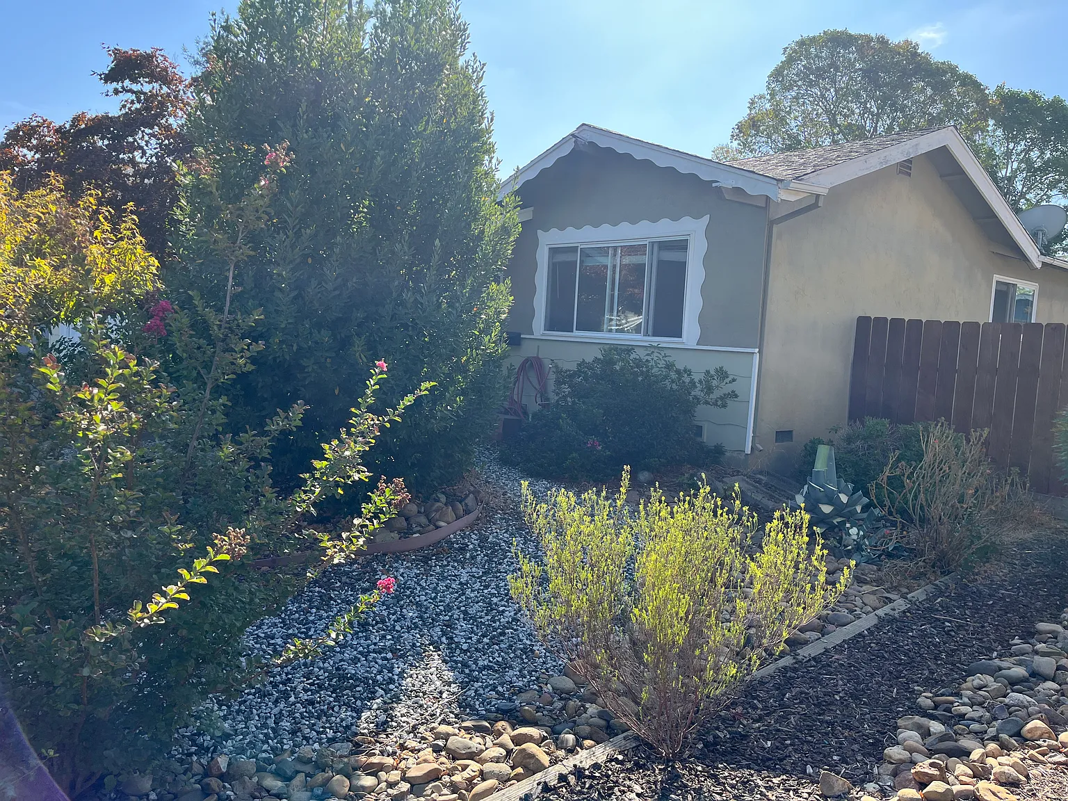 3 bed, 1365 sqft, $3,800 — Photo 2