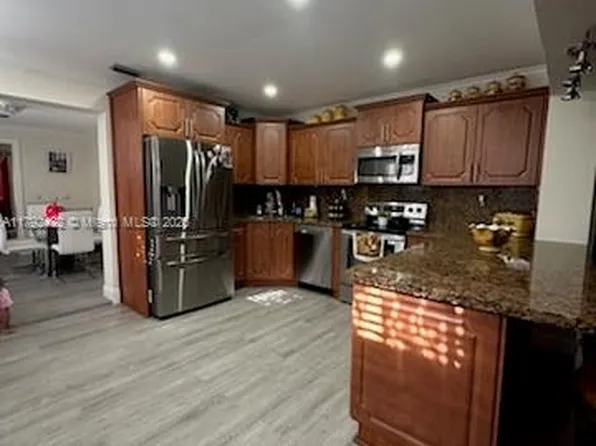 650 W 23rd St, Hialeah, FL 33010