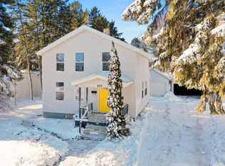 820 N 11th St, Manitowoc, WI 54220