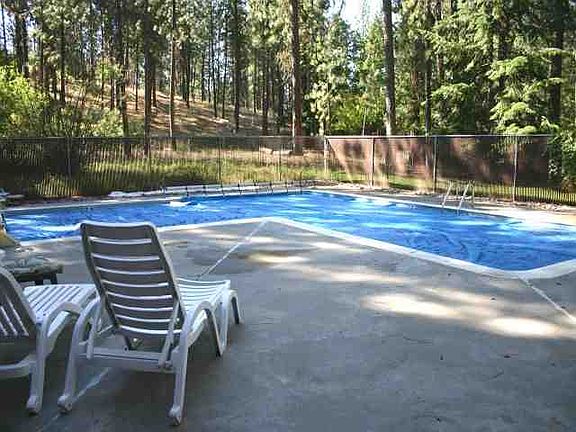 3rd image of 1207 N Valewood Ct