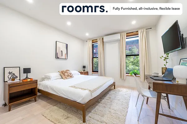 Bedroom, photo 8