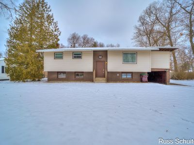 2270 Vine Ave, Muskegon, MI, 49442