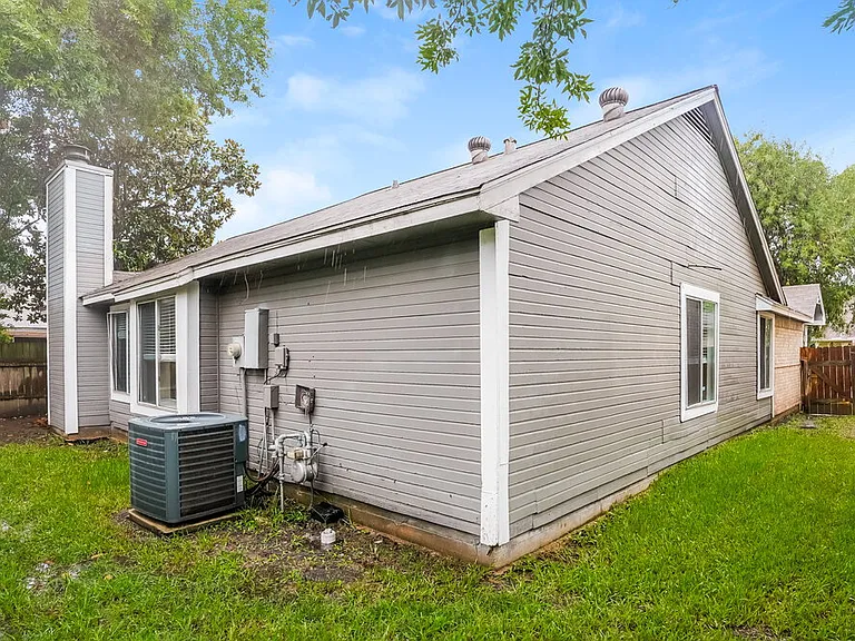 12723 Ashford Knoll Dr — Photo 16