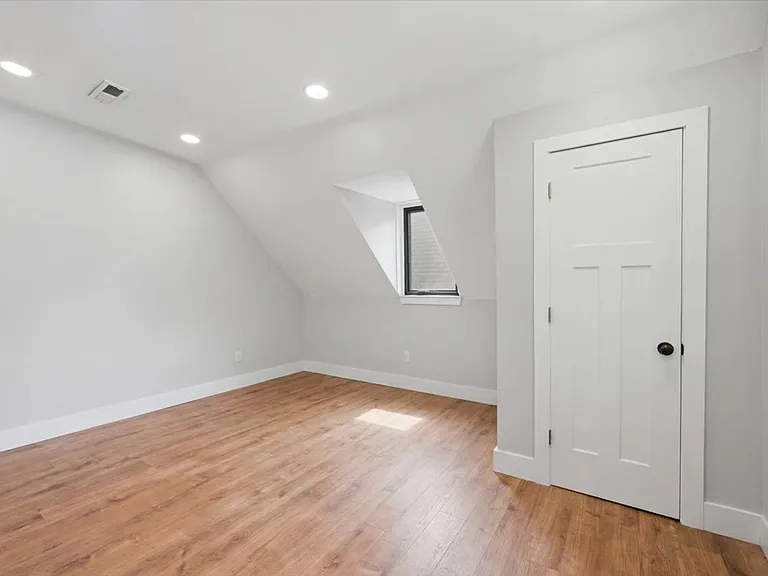 1605 English Ave — Photo 16