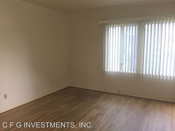 4th image of 4852 N Lakewood Blvd #10399702