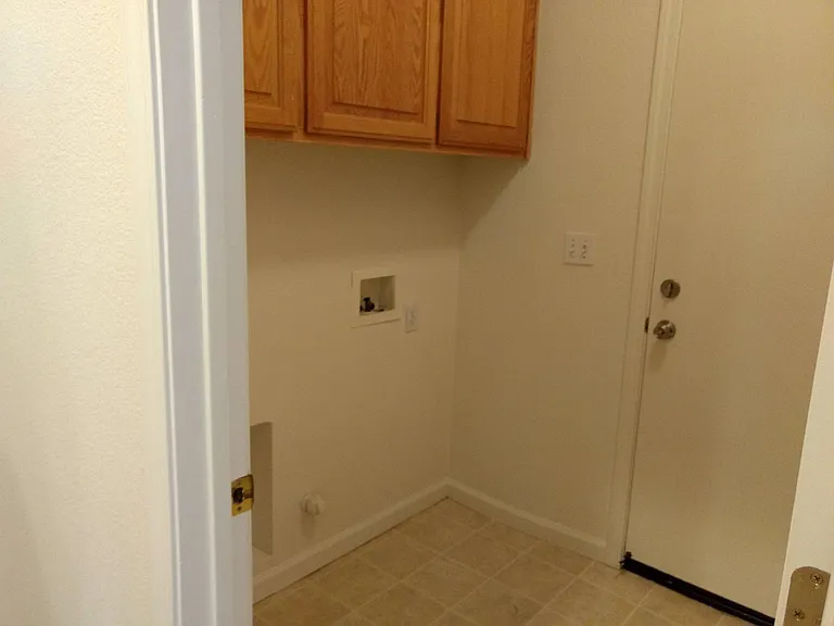 7964 Robinson Dr — Photo 8