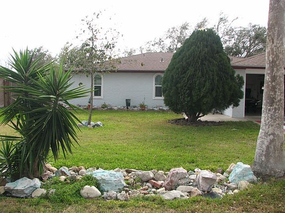 3rd image of 10761 Westview Dr