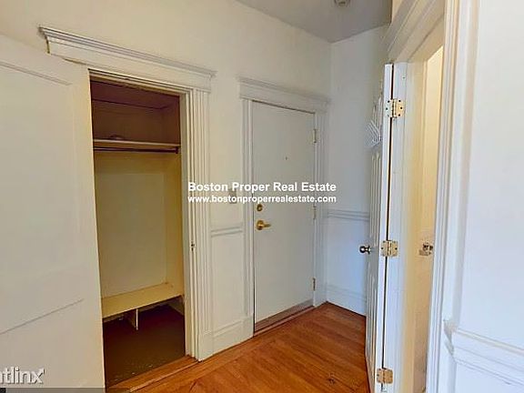 32 Queensberry St. #11 Boston - Fenway Unit Photo 3