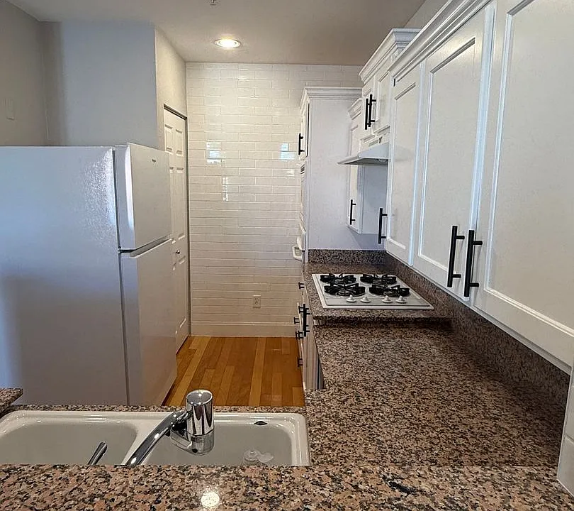 59 E Agate Ave #401