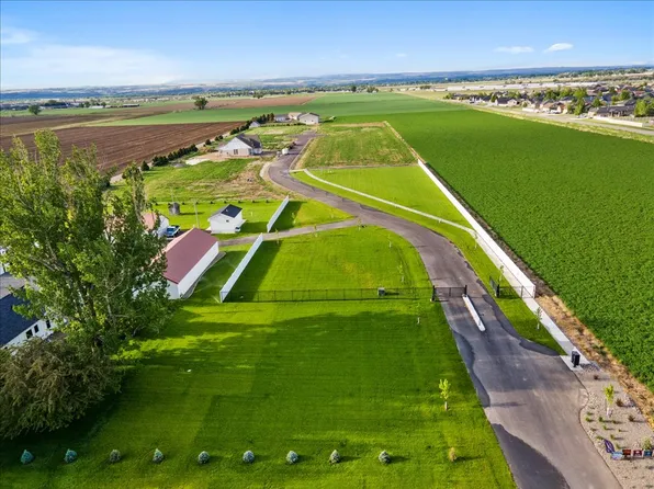 2 Black Canyon Ct, Billings, MT 59106