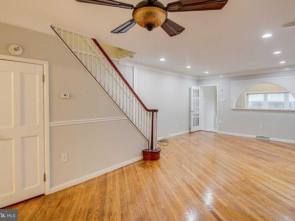 4th image of 2622 S 11th St