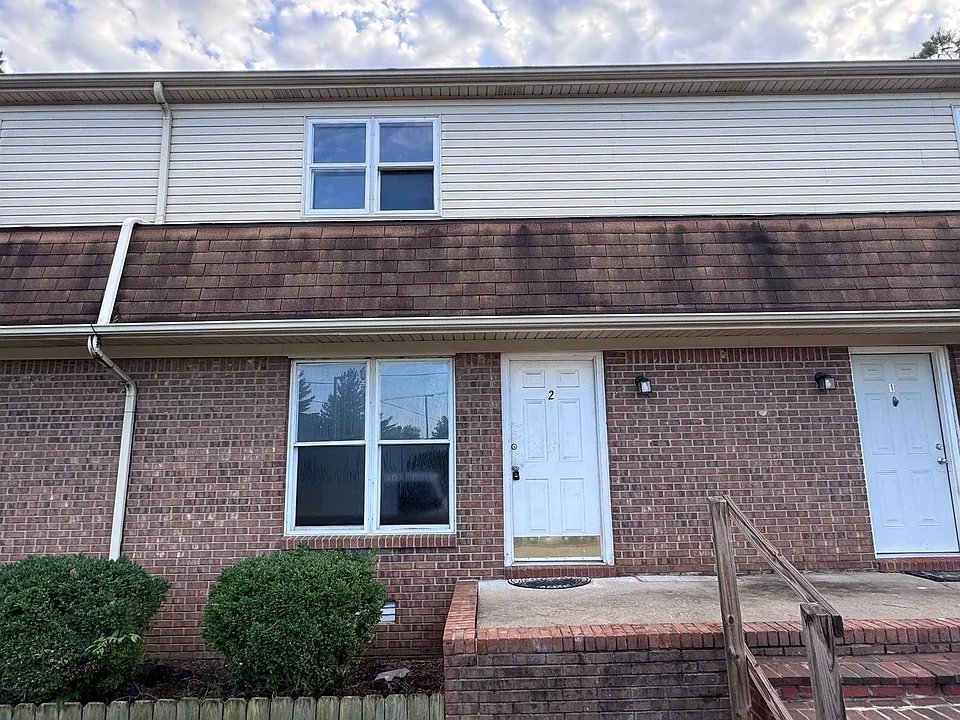 109 Lakeview Dr