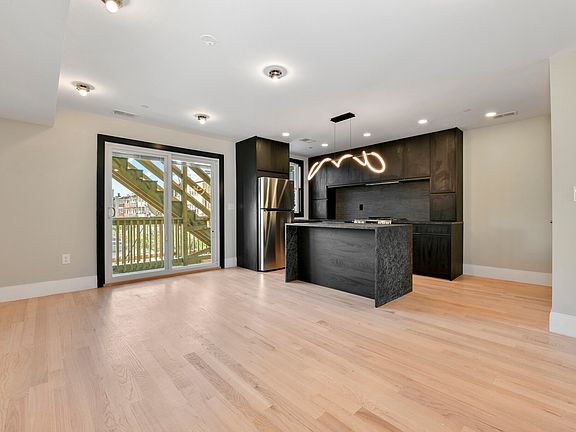 5th image of 6 Brooks St APT 2