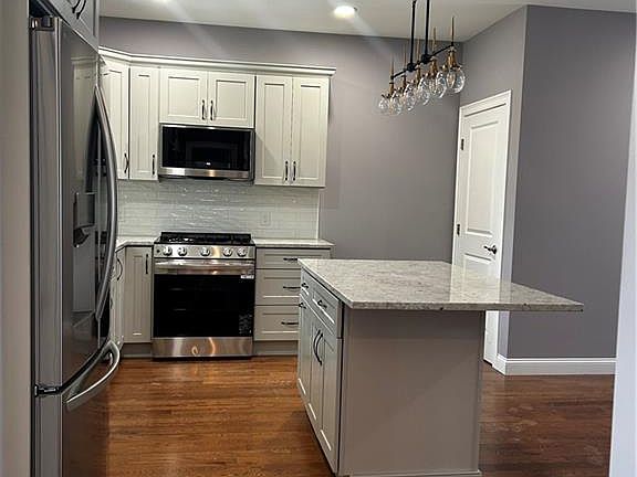 3rd image of 16 Kensington Way