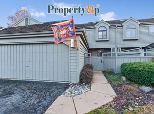 2392 Oak Hill Rd #1056, Lake Barrington, IL 60010