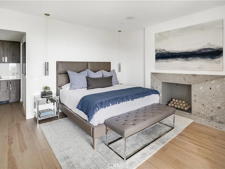 835 La Mirada St — Photo 15