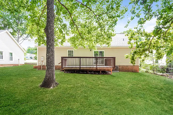 228 Chadford Rd — Photo 12