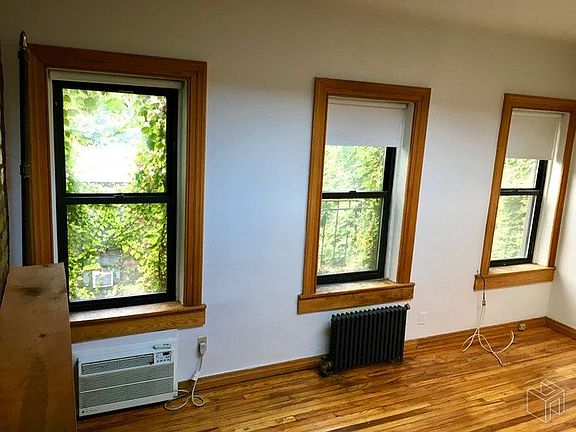 4th image of 420 W 46th St APT D2