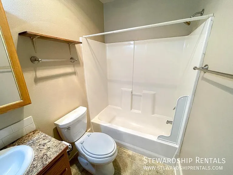 1745 Olive St — Photo 23