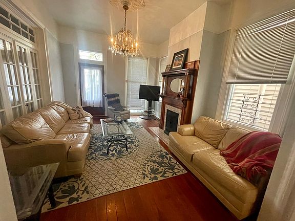 Entry Living, Sitting or Entertainment space