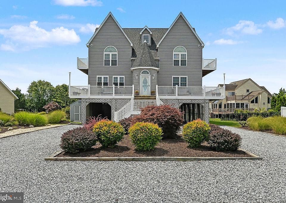 1st image of 38884 Cove Ct