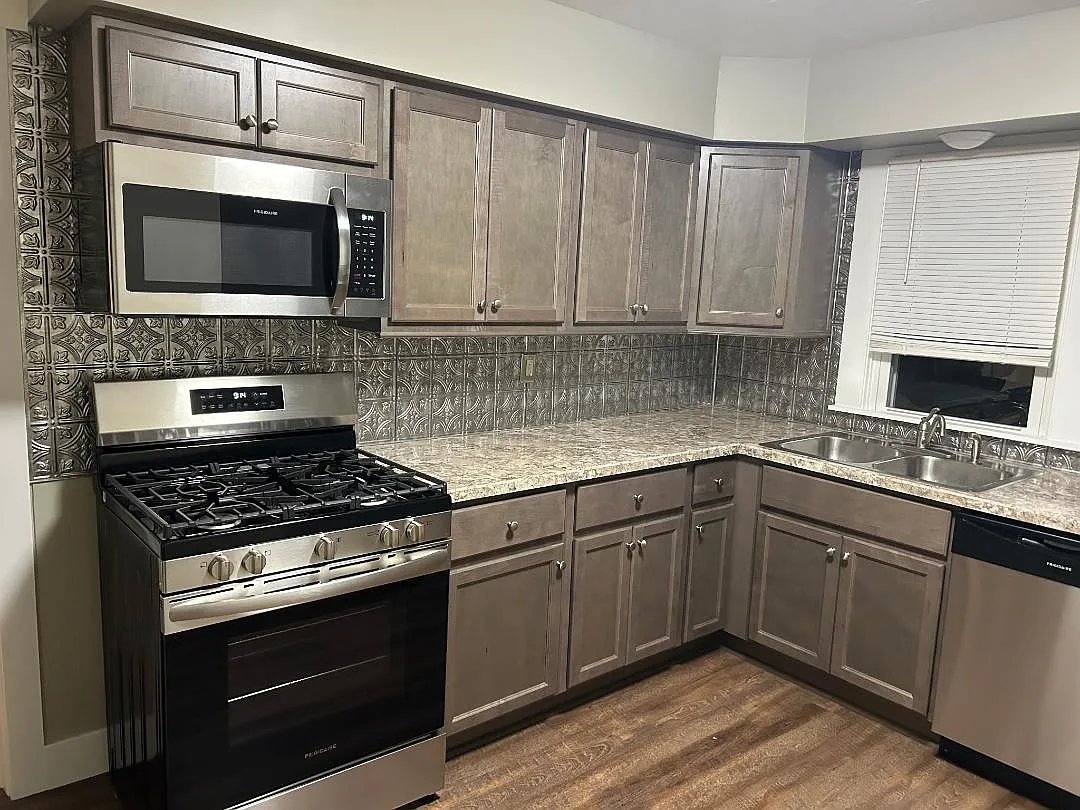 2 bed, 836 sqft, $1,050 — Photo 4
