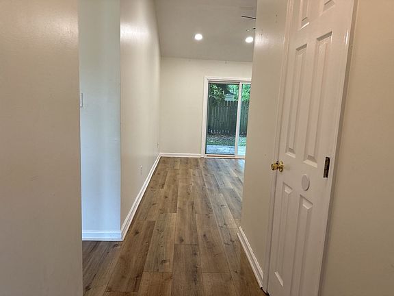5th image of 112 Teal Lake Dr