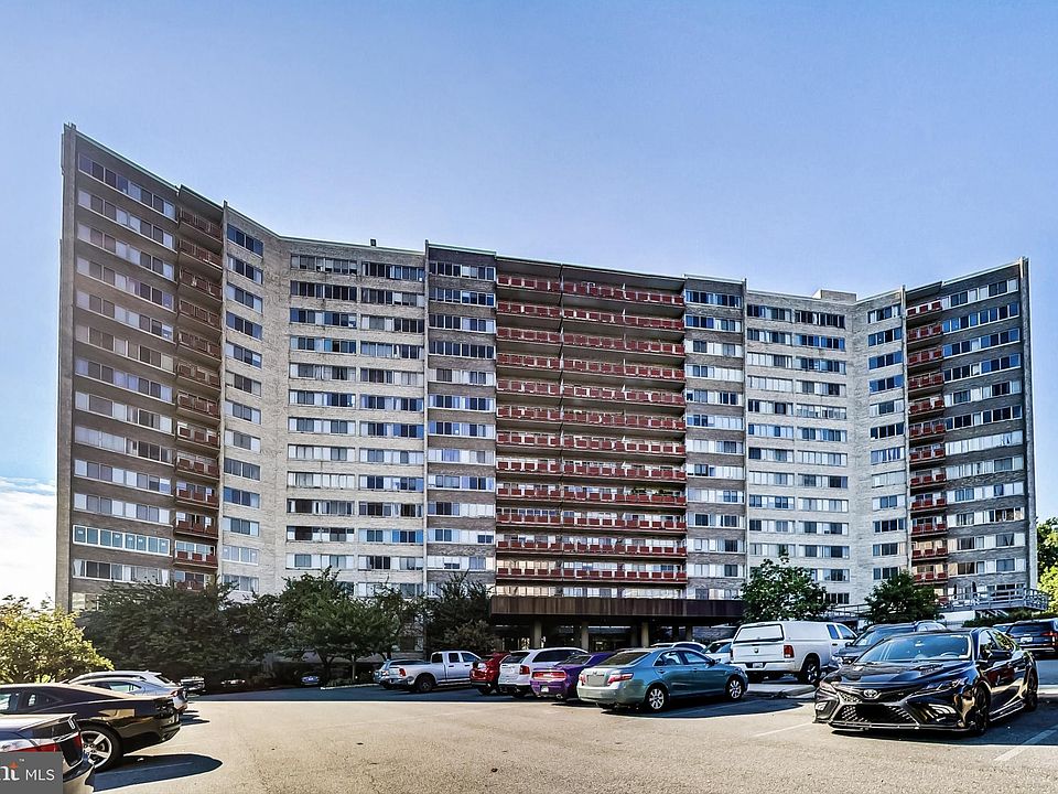 1st image of 5340 Holmes Run Pkwy Unit 1211