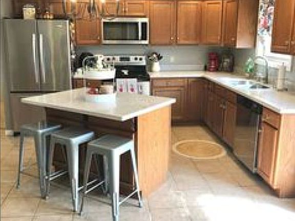 2nd image of 111 Cambridge Cir