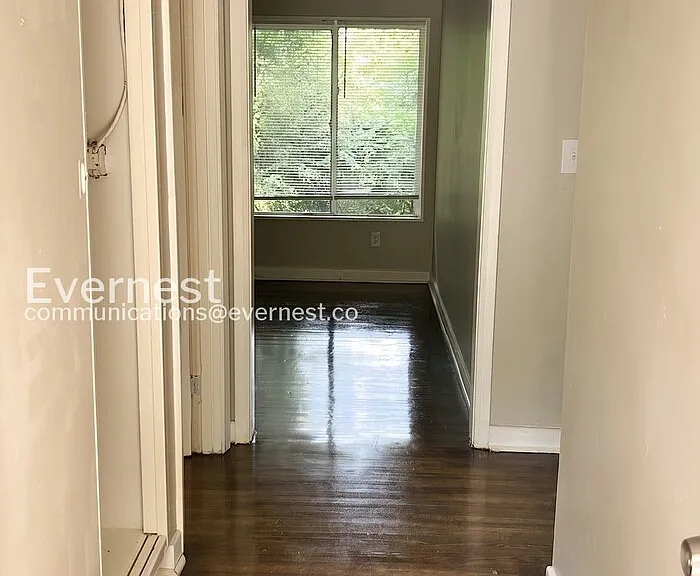 1232 Oakwood St — Photo 10