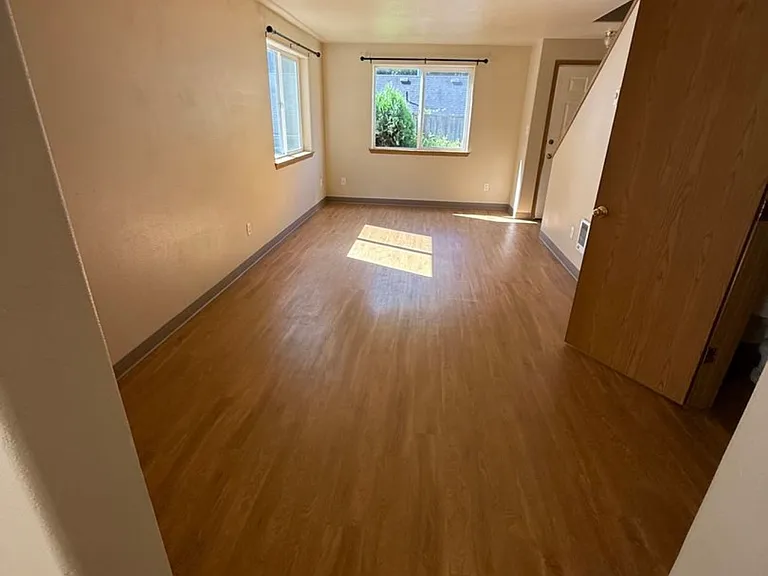 222 N 12th St #4 — Photo 1