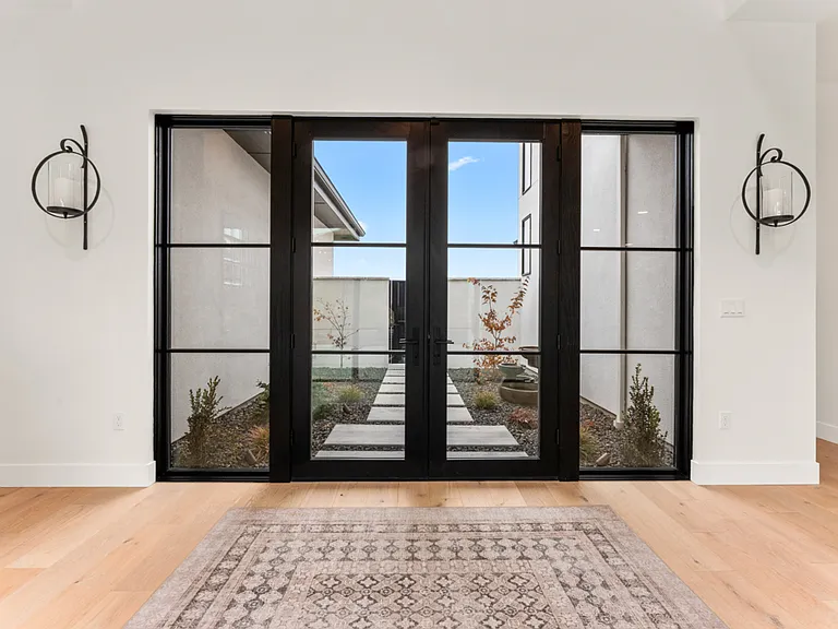N Lancaster Pl — Photo 41